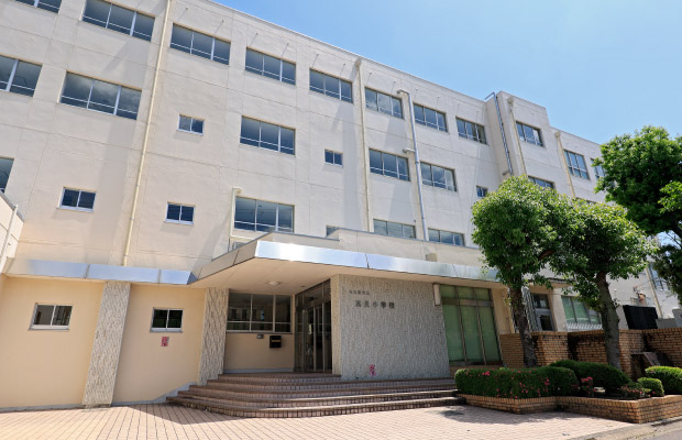 市立高見小学校（約240m・徒歩3分）